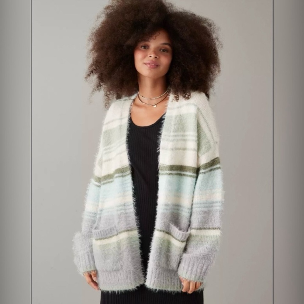 NWOT - American Eagle Whoa So Cozy Fuzzy Cardigan
